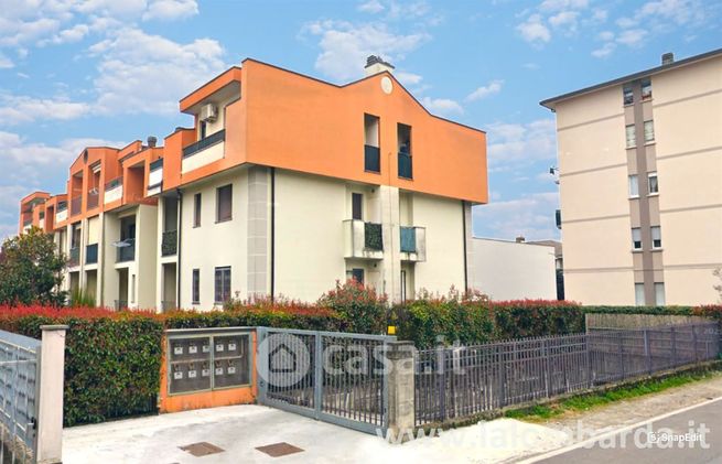 Box/posto auto in residenziale in Via Po 120