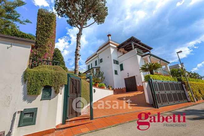 Villa in residenziale in Via Montenuovo Licola Patria 138