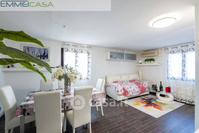 Appartamento in residenziale in Via Claudia 245