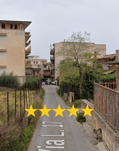 Appartamento in residenziale in Via L. 17