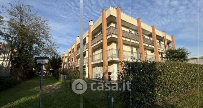 Appartamento in residenziale in Via Cadore 28