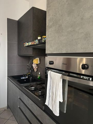 Appartamento in residenziale in Via Giordano Luca 4