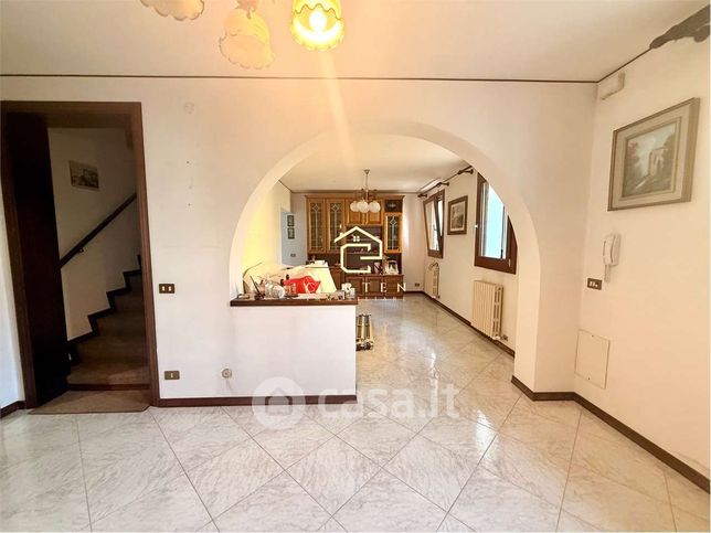 Villa in residenziale in Via Don Minzoni 23