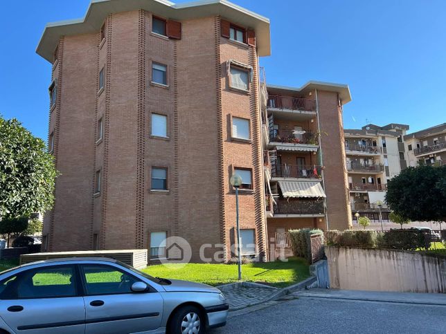 Ufficio in commerciale in Via Aitoro