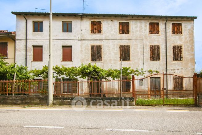 Rustico/casale in residenziale in 