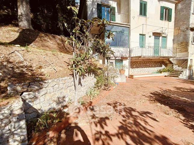 Casa bi/trifamiliare in residenziale in Via Franzoni