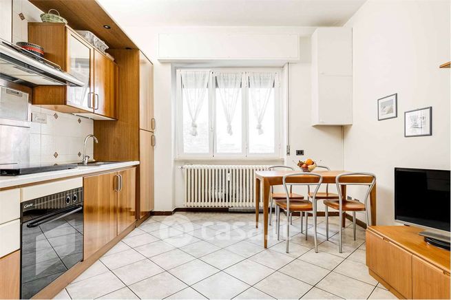 Appartamento in residenziale in Via Fosse Ardeatine 2