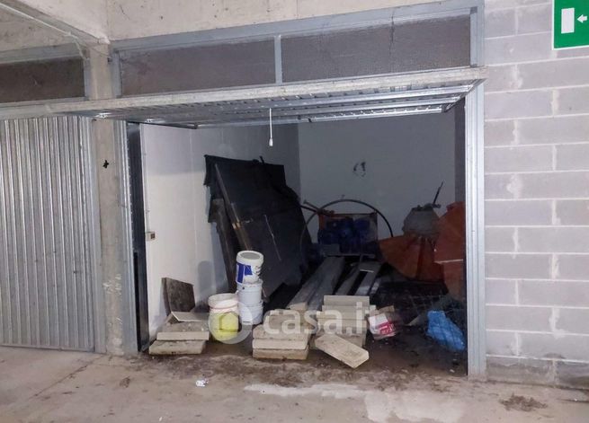 Box/posto auto in residenziale in Via Roma