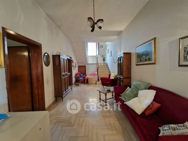 Casa indipendente in residenziale in Via Don Antonio Tesi 6