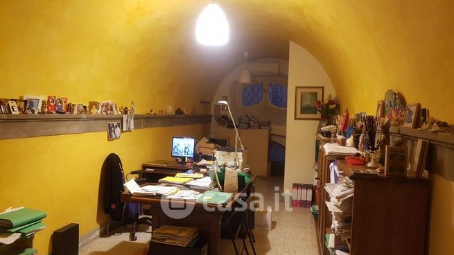 Negozio/locale commerciale in commerciale in Via Matteo Palmieri