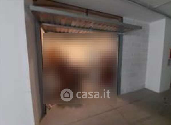 Box/posto auto in residenziale in Via Della Resistenza