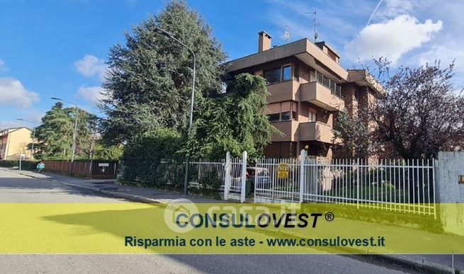 Appartamento in residenziale in Via Cusago 27