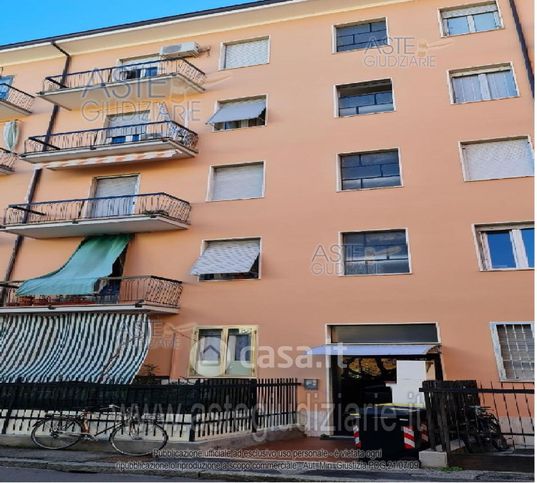 Appartamento in residenziale in Via Luigi Carlo Farini 4