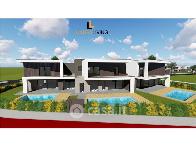 Casa bi/trifamiliare in residenziale in 