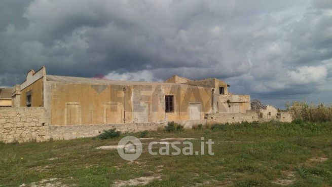Capannone in commerciale in Contrada Lettiera