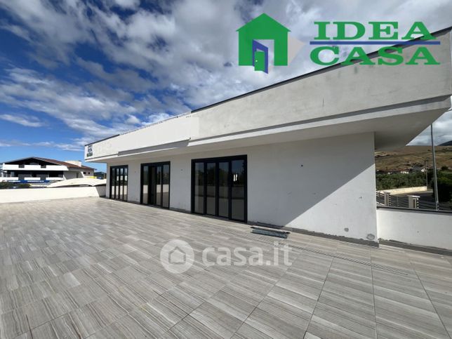 Negozio/locale commerciale in commerciale in 