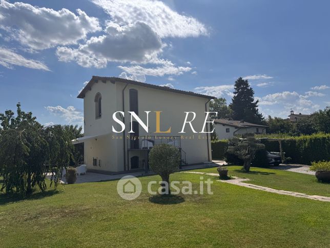 Villa in residenziale in Via Albert Einstein