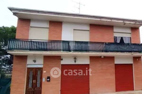 Casa indipendente in residenziale in Strada Faleriense
