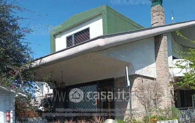 Villetta a schiera in residenziale in Via Ticino 12