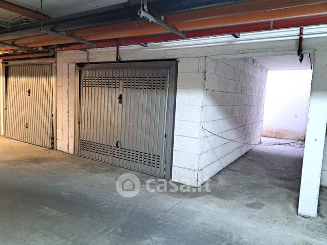 Garage/posto auto in residenziale in Via Flaminia 964 /a