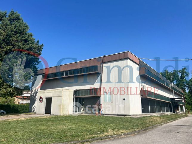 Capannone in commerciale in Via Galileo Galilei