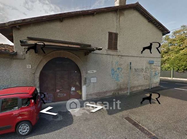 Ufficio in commerciale in Via Fortunato Canevali 31