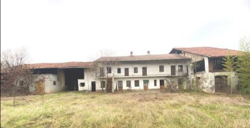 Villetta a schiera in residenziale in Via Scalenghe 5