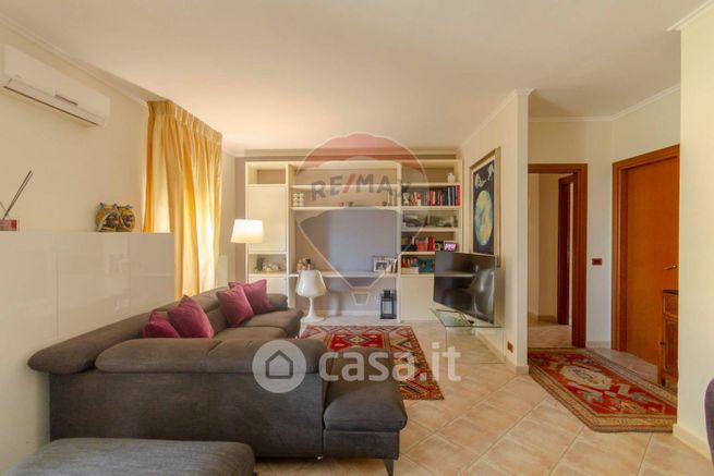Appartamento in residenziale in Via Antonio de Curtis 9