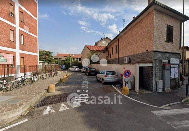 Box/posto auto in residenziale in Via Andrea Doria 2