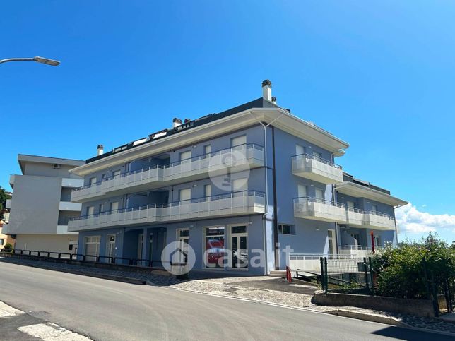 Appartamento in residenziale in Via Cona 77