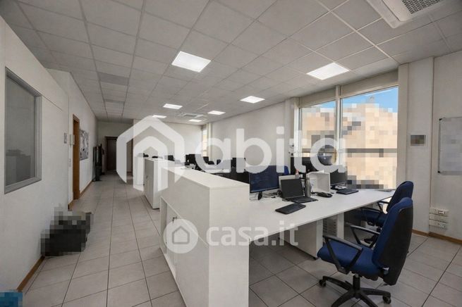 Ufficio in commerciale in Strada Provinciale Lungo Arno