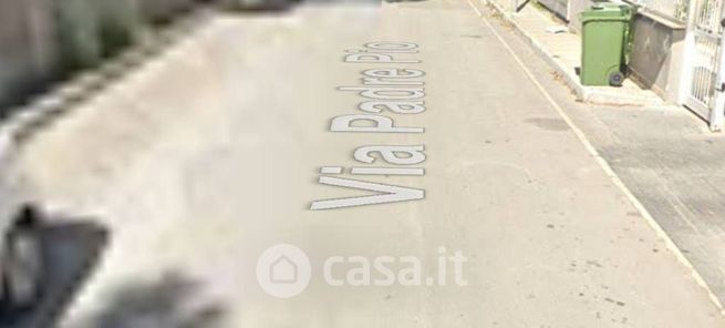 Box/posto auto in residenziale in Via Padre Pio