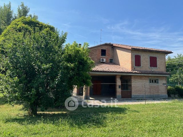 Casa indipendente in residenziale in