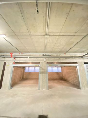 Box/posto auto in residenziale in Via Bruto Poggiani 8