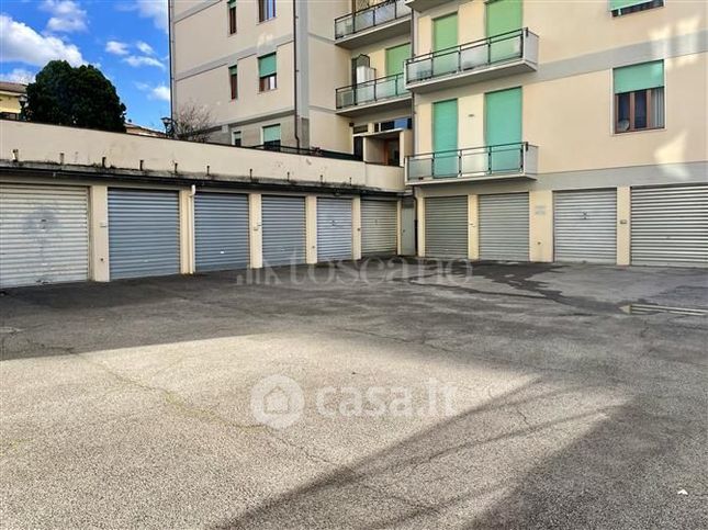 Garage/posto auto in residenziale in Via dell'Arcolaio