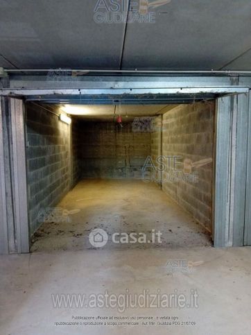 Box/posto auto in residenziale in Corso Re Arduino 86