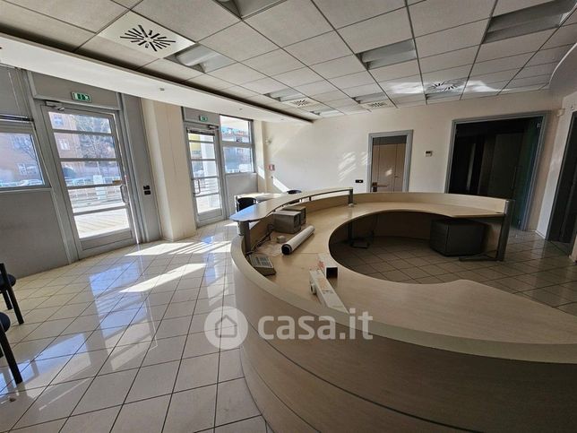 Ufficio in commerciale in 