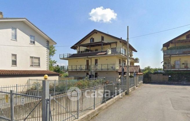 Box/posto auto in residenziale in Via dei Villini 51
