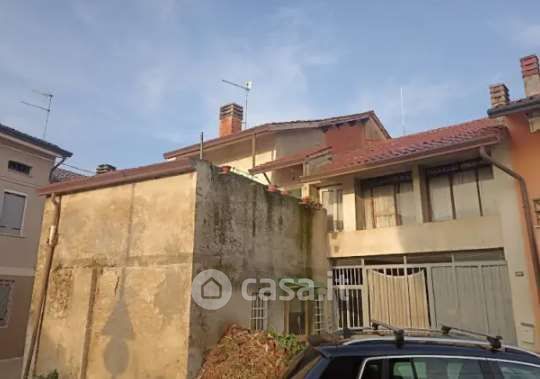 Casa indipendente in residenziale in Via Villaraspa