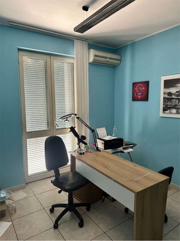 Ufficio in commerciale in