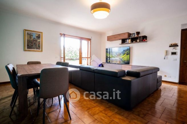 Appartamento in residenziale in Via Monte San Vicino 6