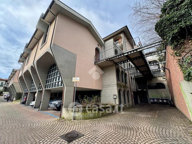 Box/posto auto in residenziale in Via Alberto da Rivoli 14