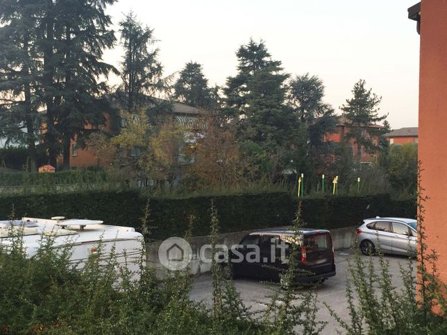Box/posto auto in residenziale in Via L. Grassi 1