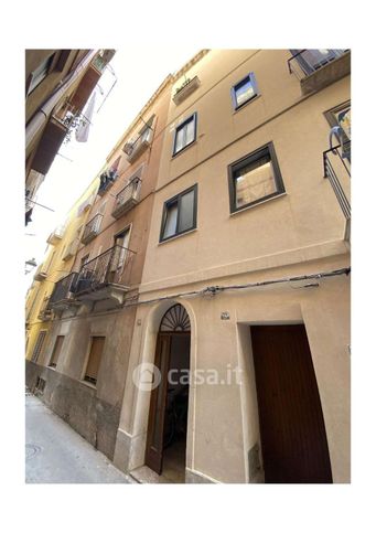 Casa indipendente in residenziale in Via Orfani 26