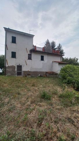 Casa indipendente in residenziale in Via Pesciatina 859