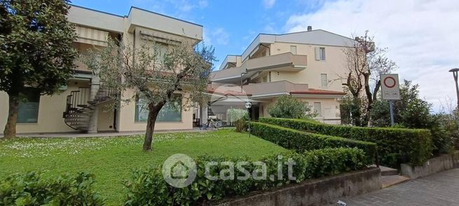 Appartamento in residenziale in Via Todeschino 19