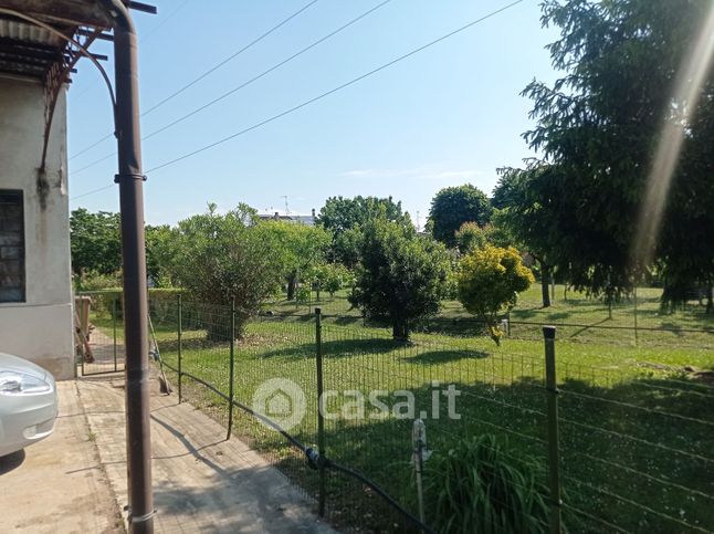 Capannone in commerciale in Via Romana Zuccona