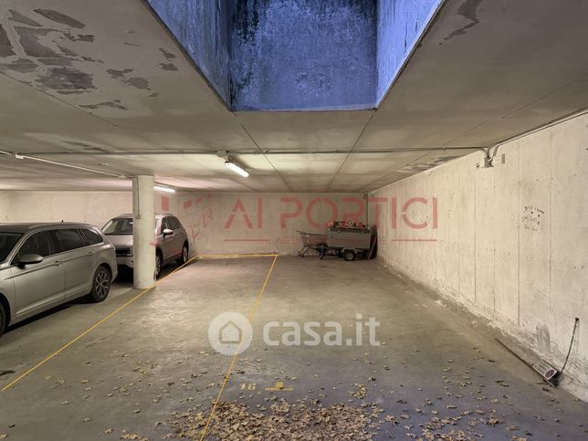 Box/posto auto in residenziale in Via Ugo Valeri