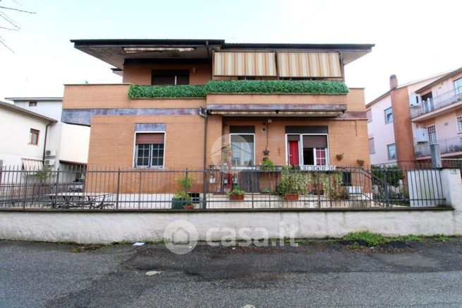 Appartamento in residenziale in Via Anco Marzio 21