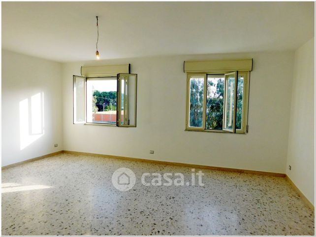 Appartamento in residenziale in Via F. Caracciolo 88